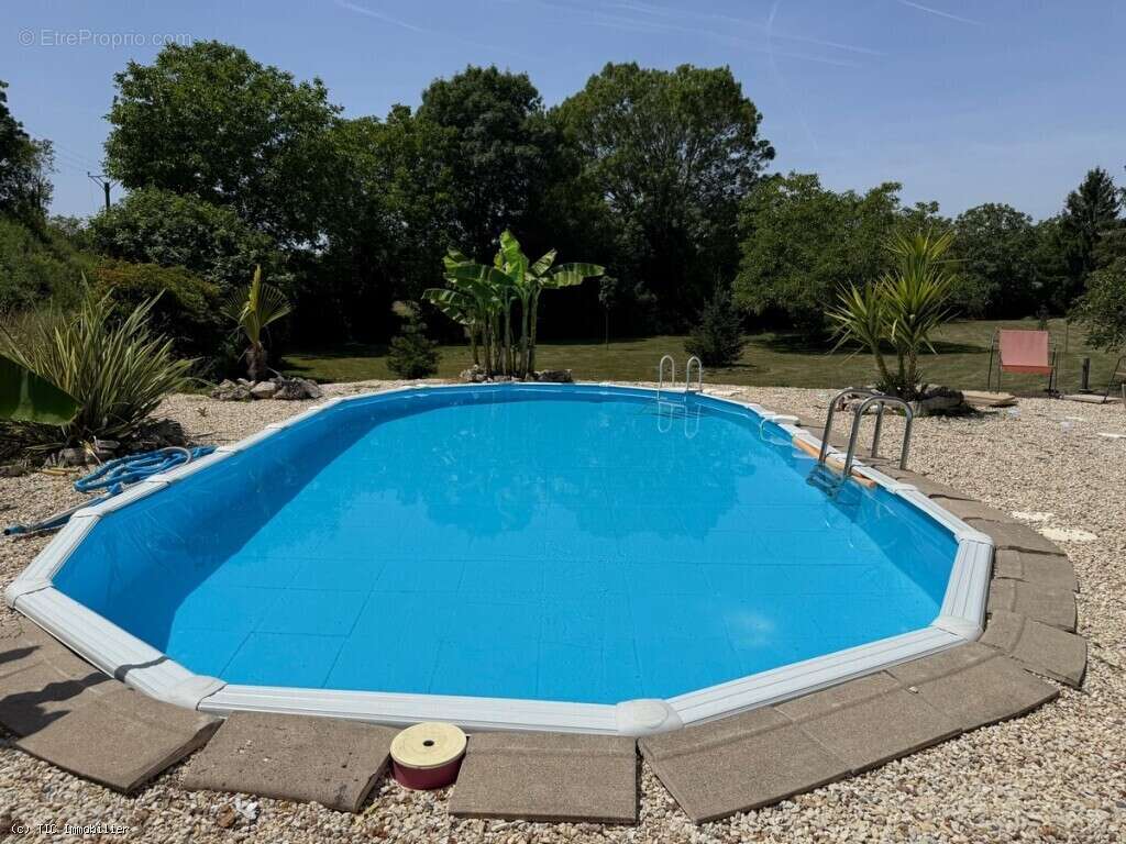 Maison à VERTEUIL-SUR-CHARENTE