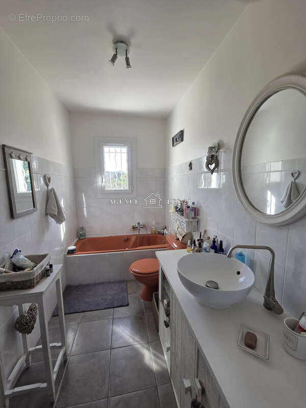 Les Caillols   Marseille 11e   Villa 6 pièces de 119 m2 avec vue dégagée - photo 9