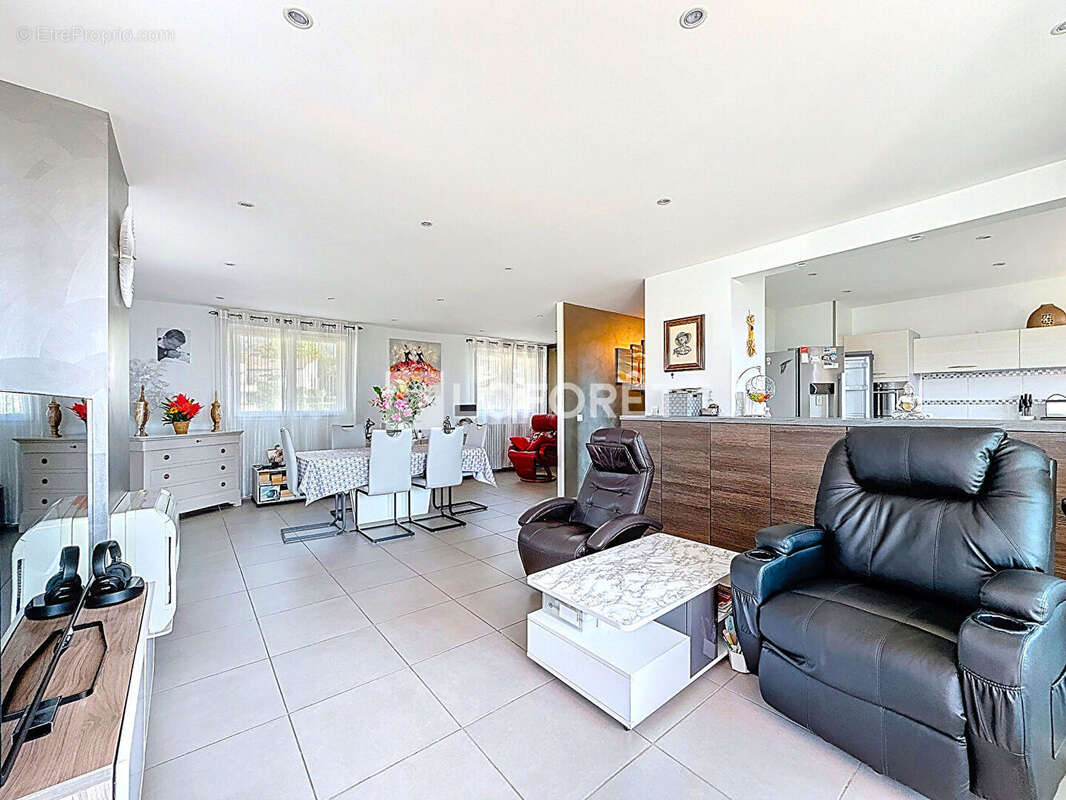 Appartement à SAINT-ISMIER