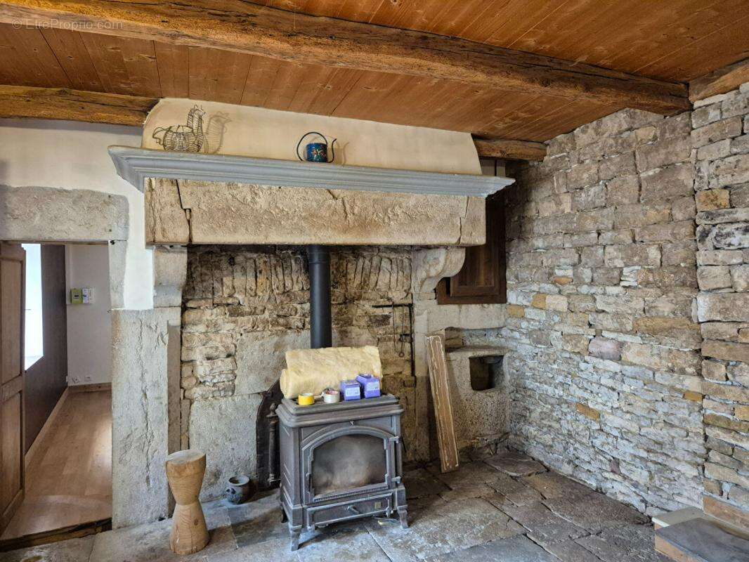 Maison à CHARGEY-LES-PORT