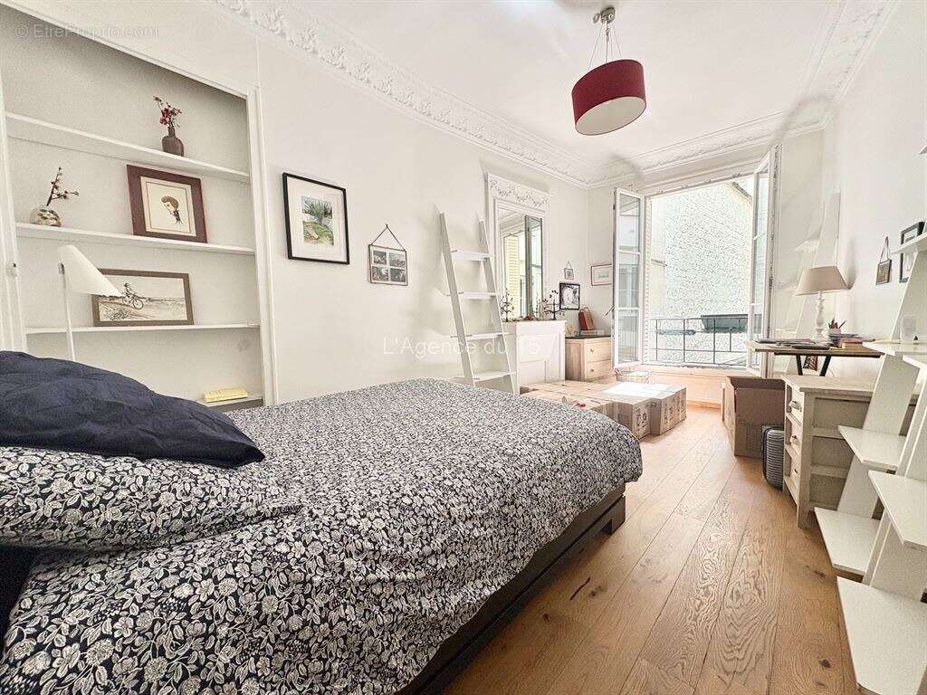 Appartement à PARIS-15E