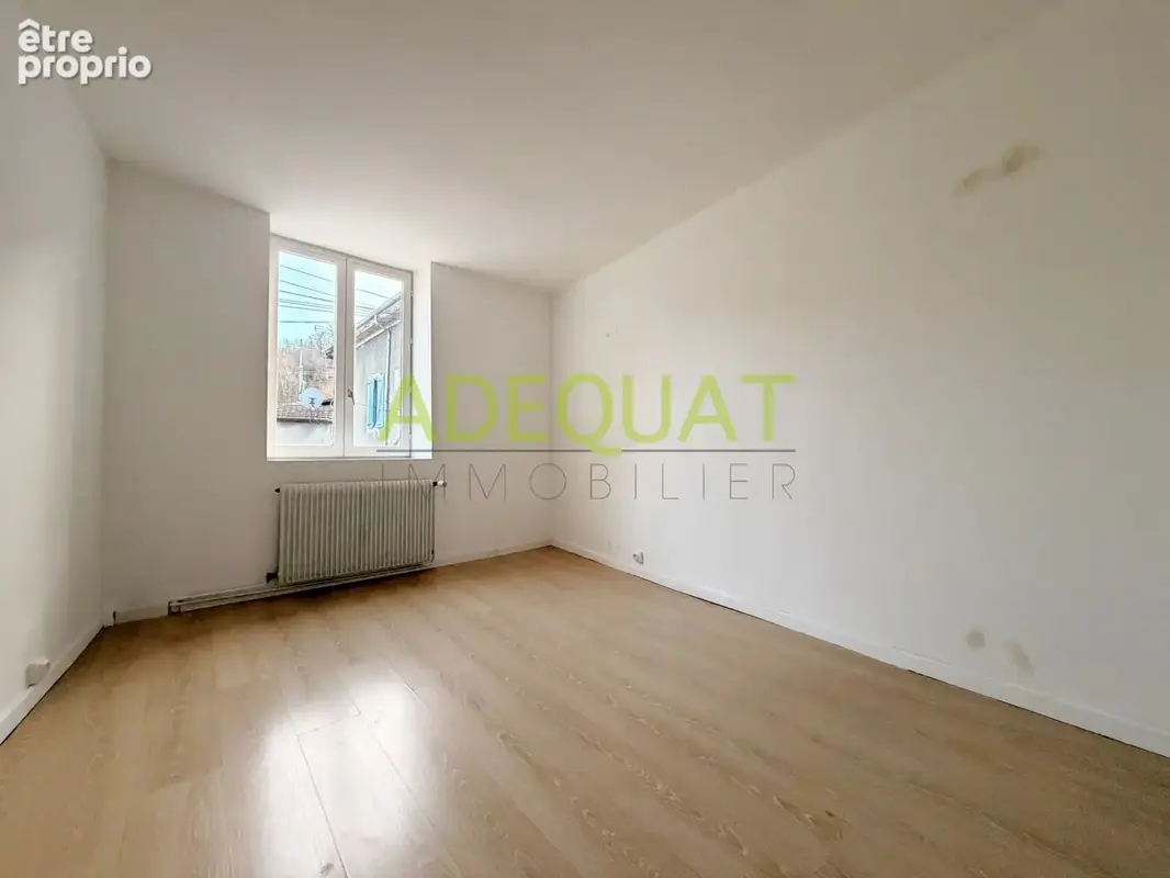BOURGOIN JALLIEU CENTRE, maison de ville 3 chambres + stationnements... - photo 7