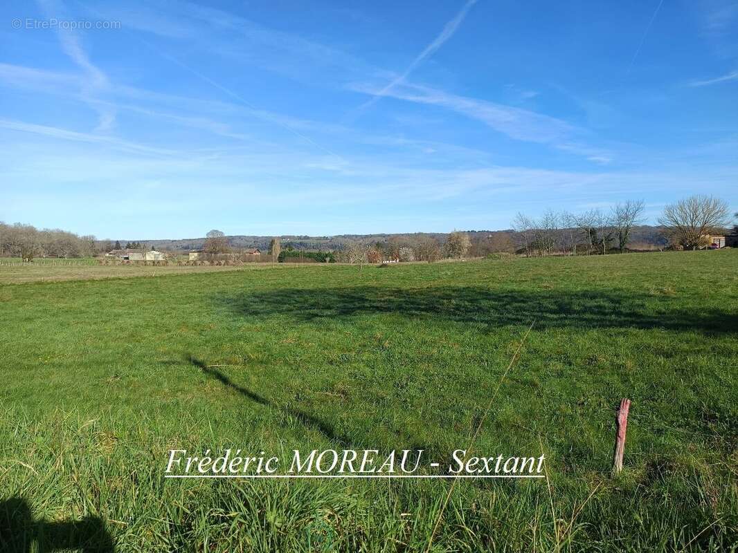 Terrain à LANQUAIS