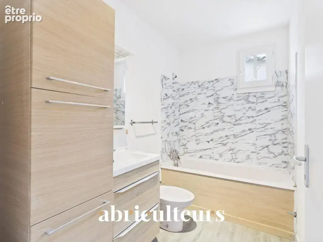 Spacieuse maison familiale T5 avec terrasse — Cadre sécurisé et recherché à Marseille (13010) - photo 9