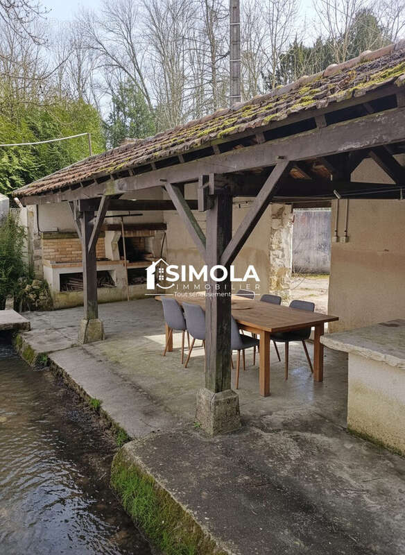 UNE VRAI CHEMINEE BARBECUE - Maison à FONTAINEBLEAU