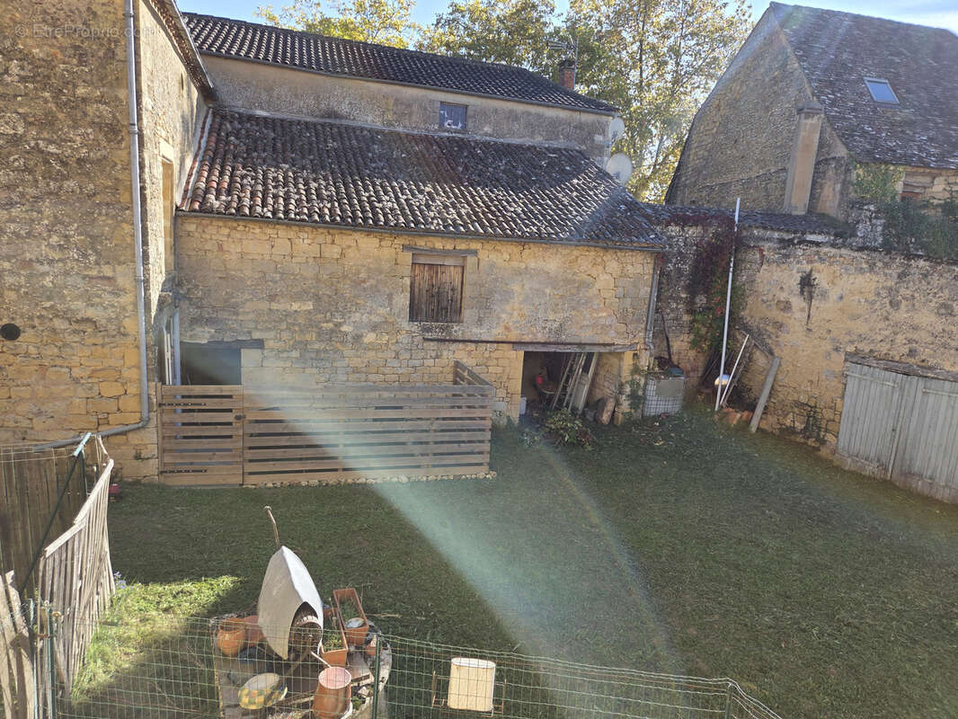 Ensemble immobilier dans le bourg du village - photo 22