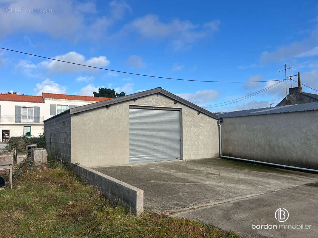 Commerce à SALLERTAINE