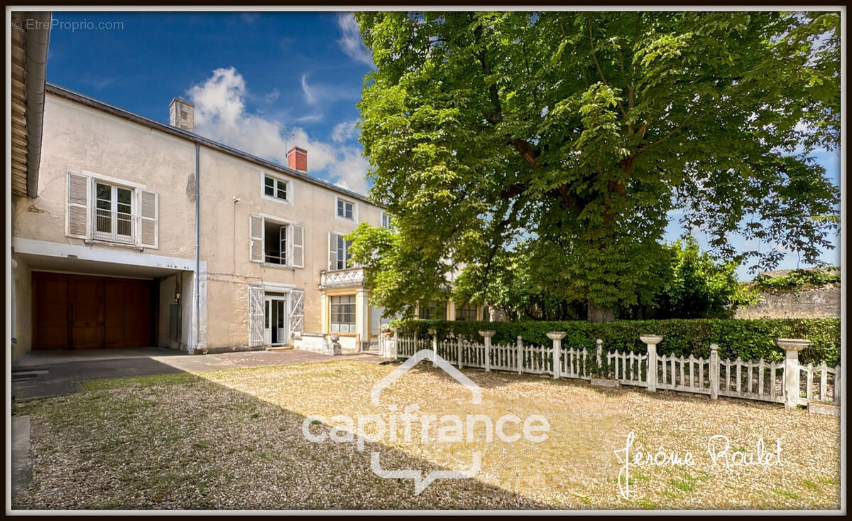 Maison à NEUVILLE-DE-POITOU