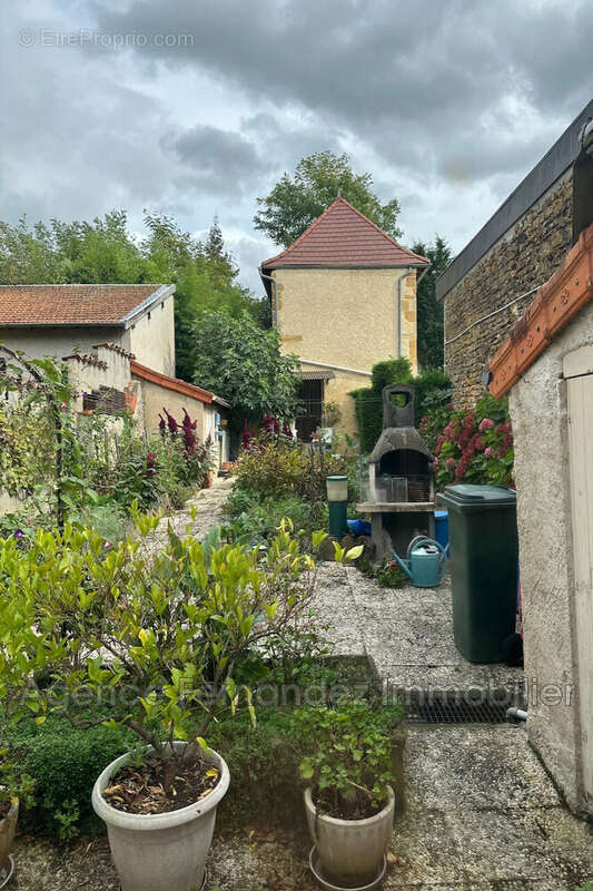 Maison 120 m² à Marcigny  - photo 2