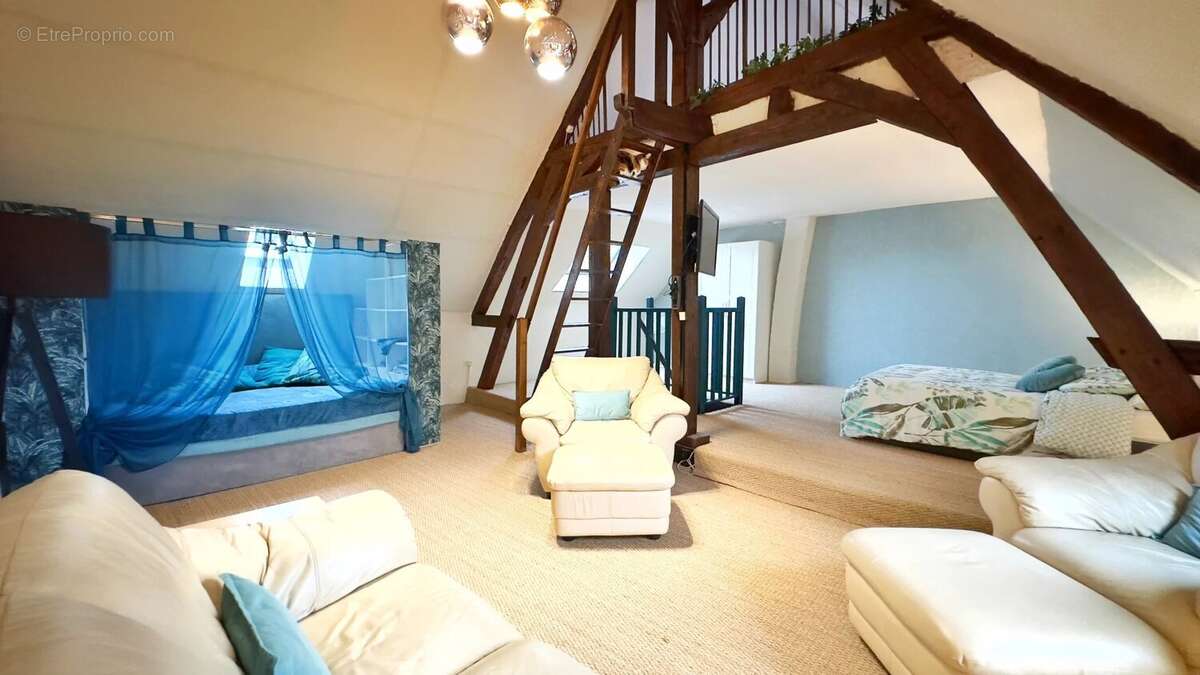 Maison à GENOUILLAC