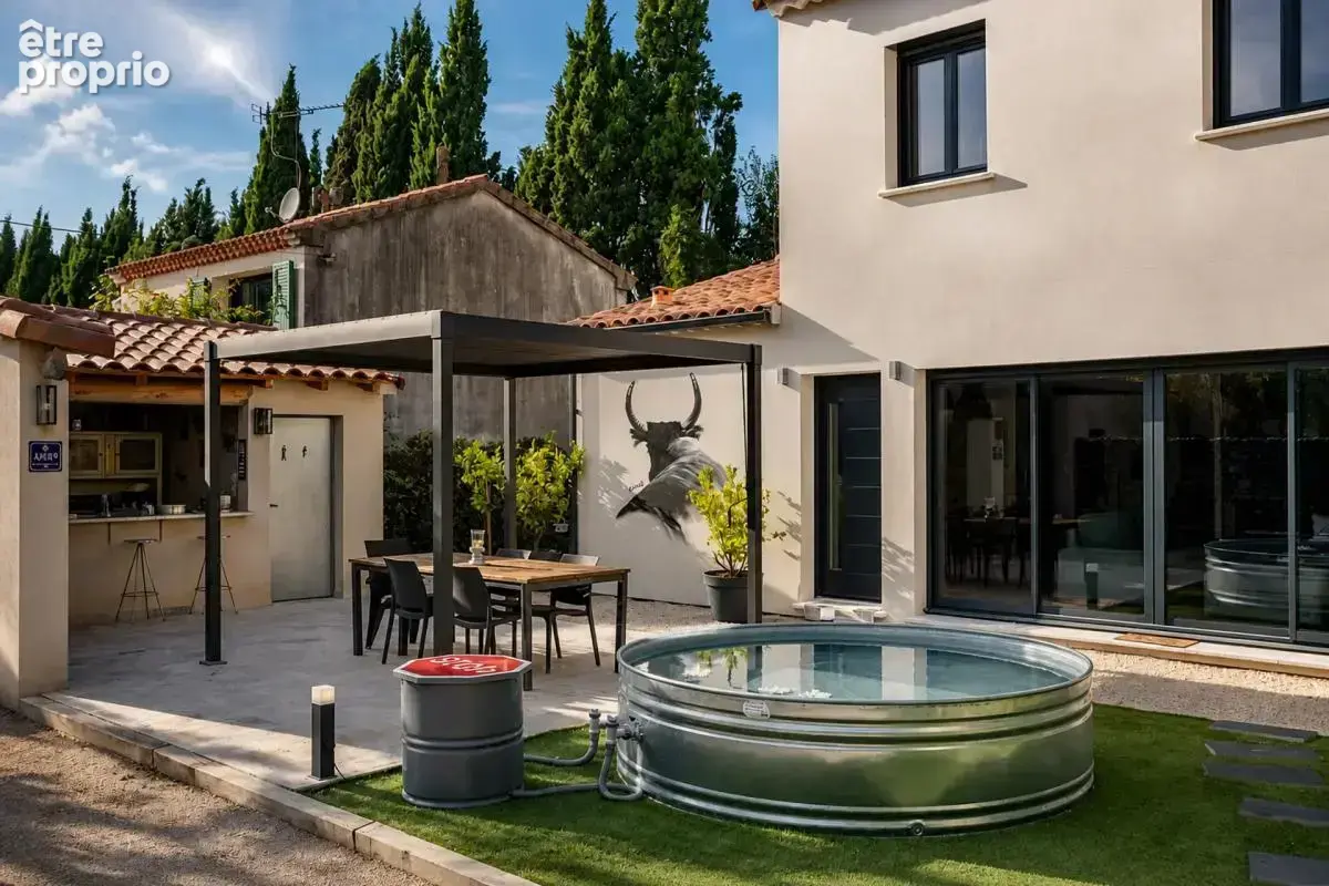 Maison de 5 pièces de 118 m² à Saint-Étienne-du-Grès - photo 2