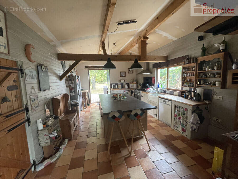 Maison à CAUBOUS