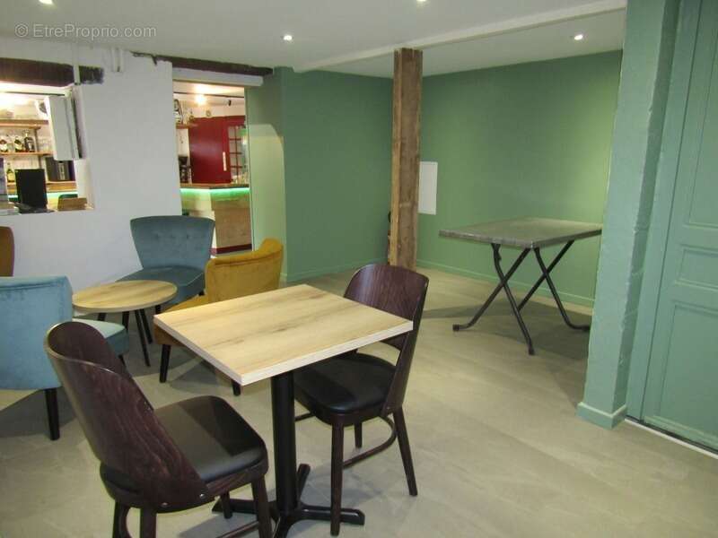 Commerce à SARLAT-LA-CANEDA