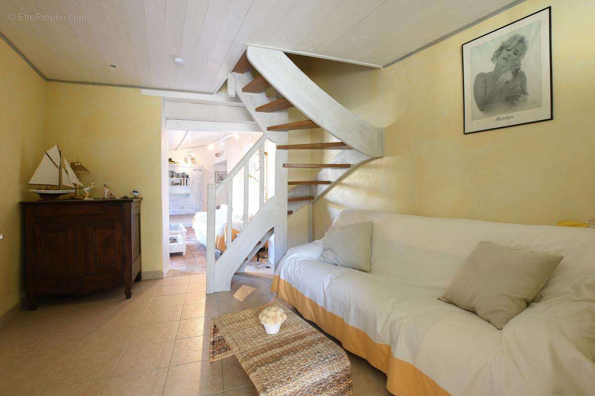 Maison à LES PORTES-EN-RE