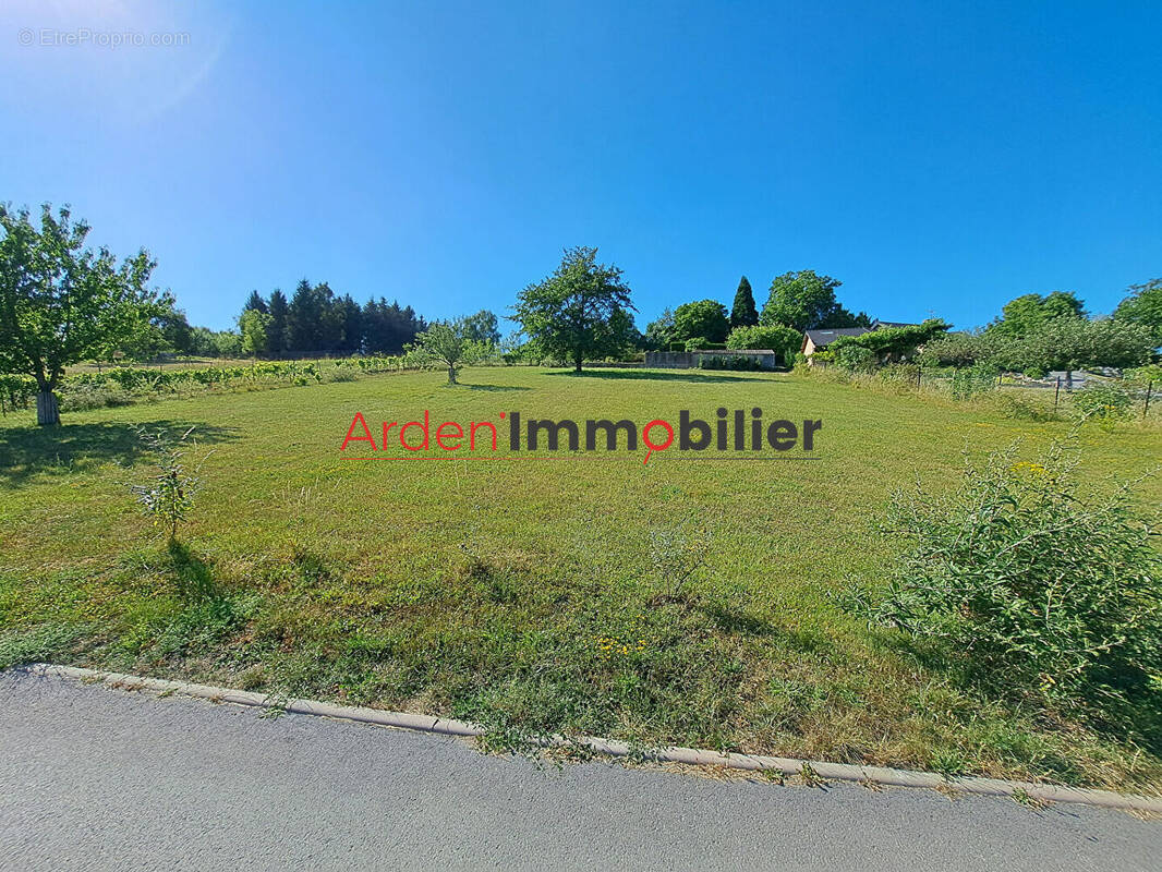 Terrain à CHATEAU-PORCIEN