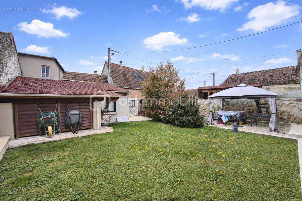 Maison à LIZY-SUR-OURCQ