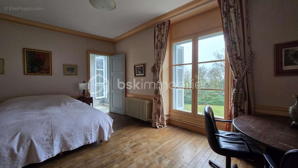 Magnifique Chateau du XIX éme , dépendances, Maison de gardien/gite, parc arboré de 9,5 hectares - photo 19