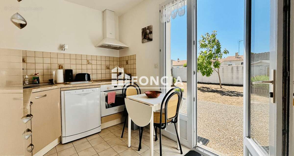 A fouras, pavillon de plain-pieds dans un quartier calme - photo 4