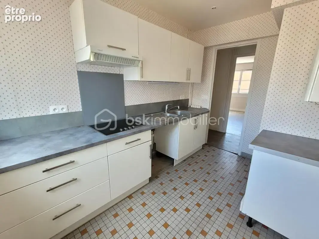 Appartement F3, 2 chambres, loggia, cave - photo 5