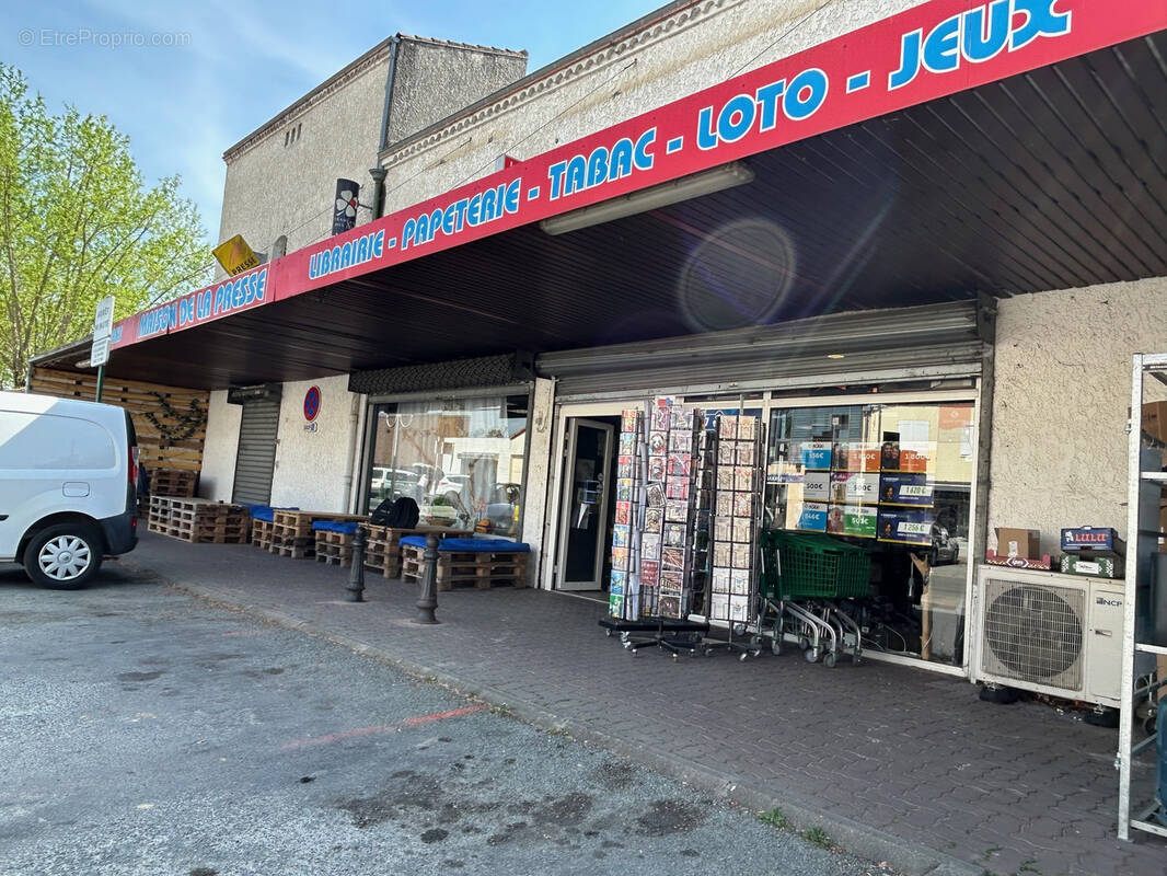 Commerce à LAVARDAC