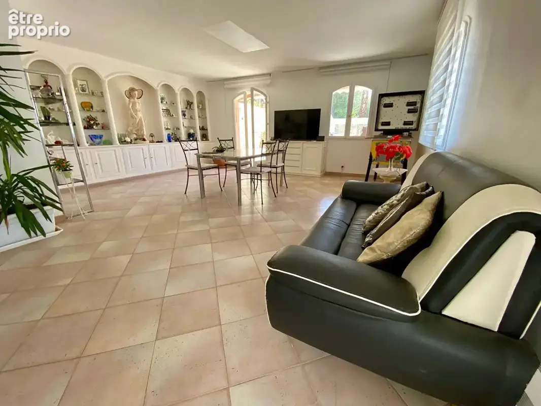 SANT ANDRE DE LA ROCHE VILLA 162.60m²  sur 1513m² de terrain vue mer - photo 4