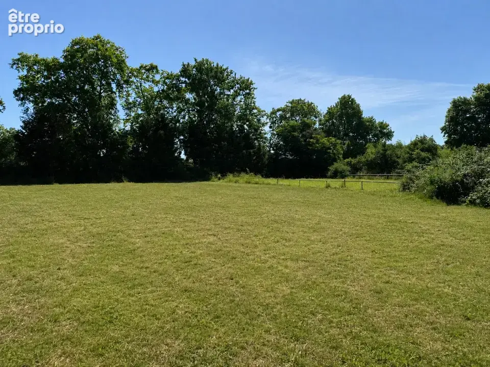 Terrain à SAINT-JORY