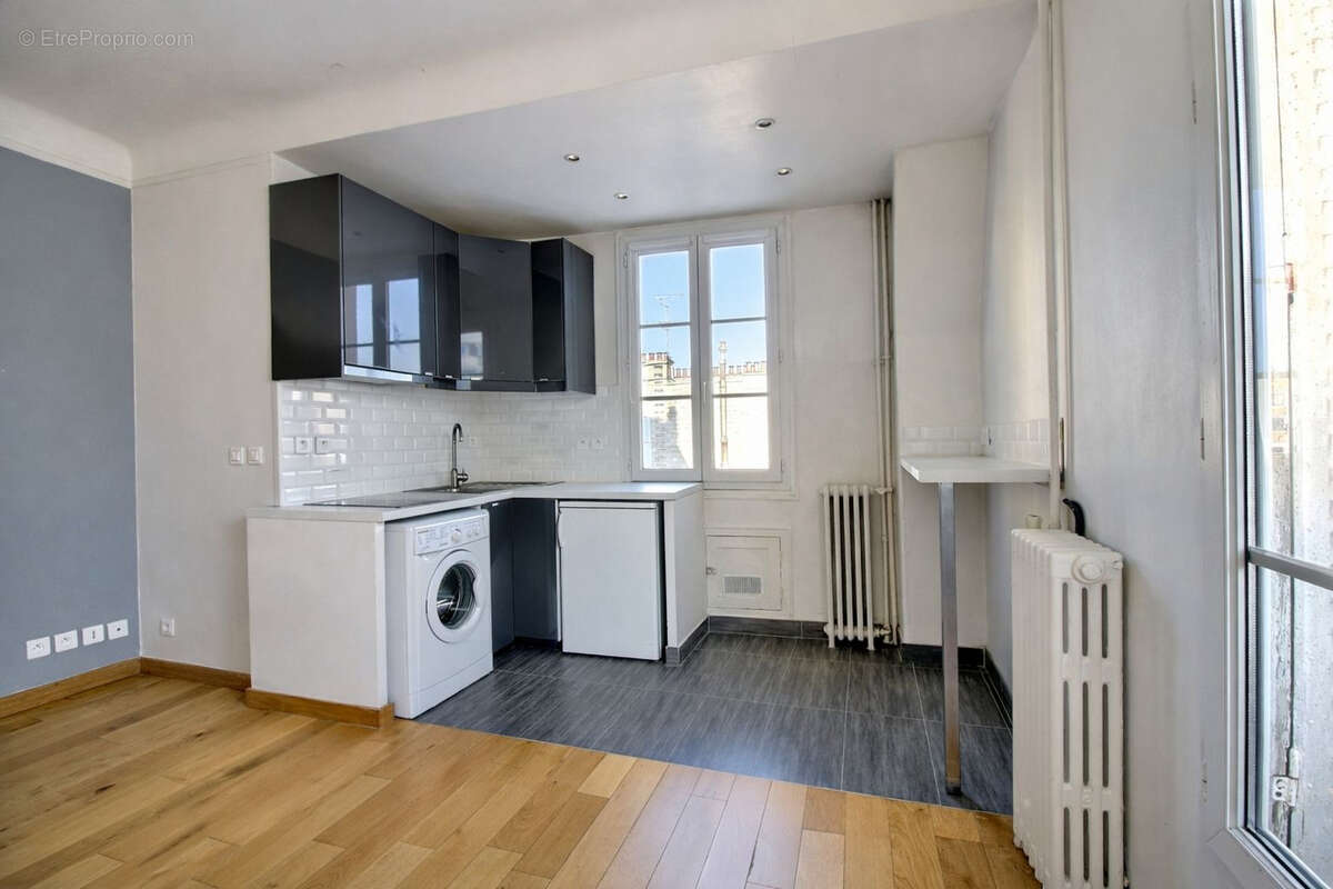 Appartement à PARIS-14E