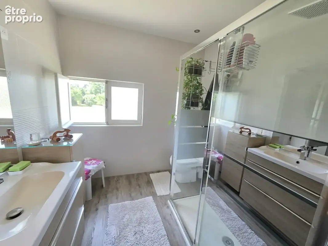 Elegante villa de plain pied avec piscine et vaste terrain - photo 10