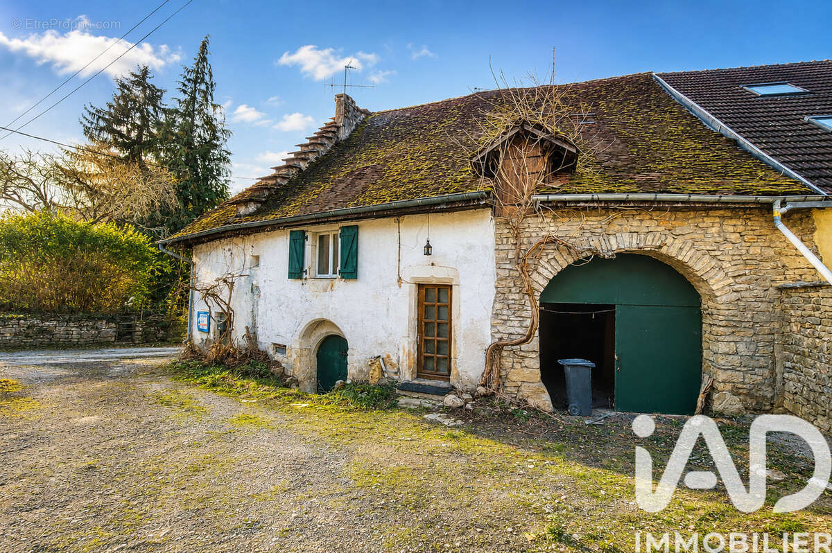 Photo 2 - Maison à MACORNAY