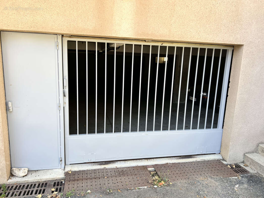 Royan - quartier du parc - parking en sous sol - rare - photo 4