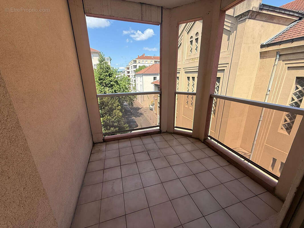LYON 8ème Appartement 3 pièces 69.51 m2 - photo 4