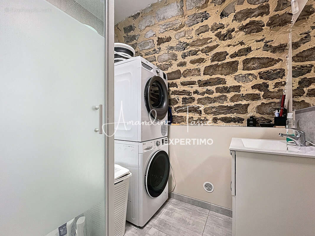 Appartement à COMPEYRE