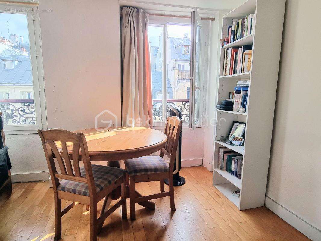 Appartement à PARIS-10E
