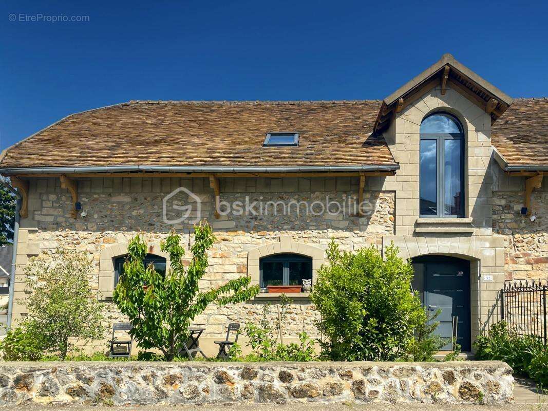 Maison à FONTENAY-LES-BRIIS
