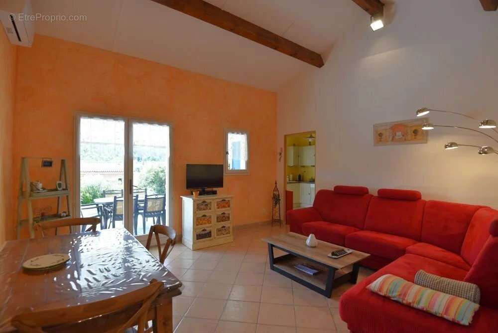 Maison à TOURRETTES