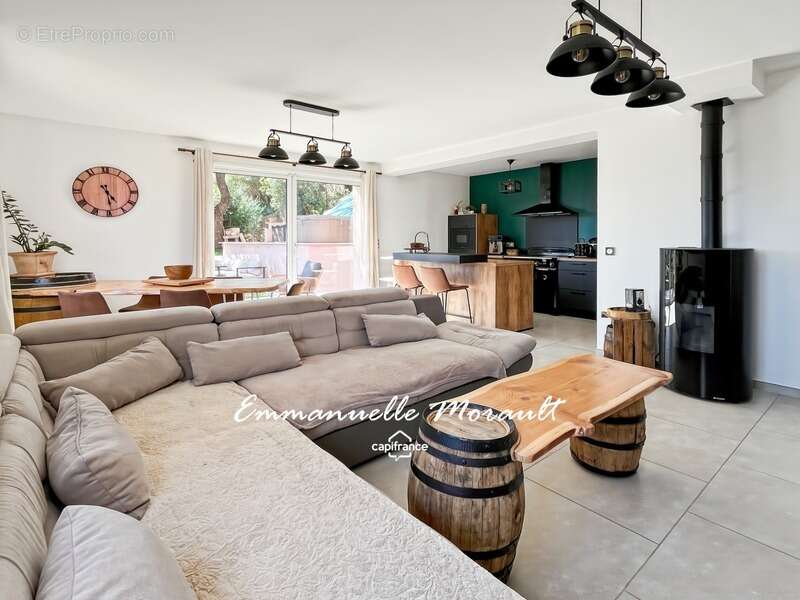 Maison à BAGNOLS-EN-FORET