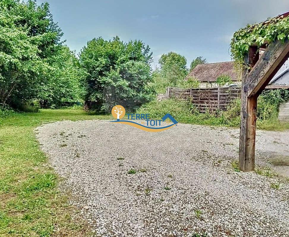 Maison à SAINT-MAURICE-COLOMBIER