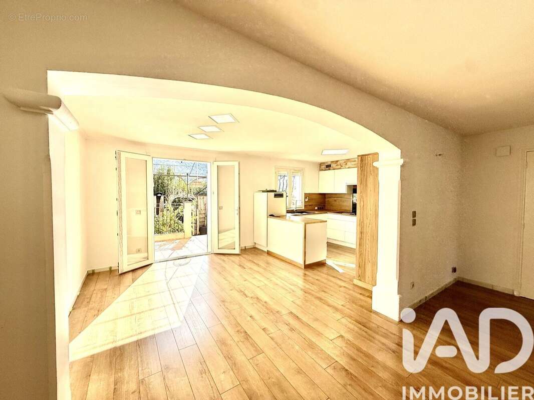 Photo 5 - Maison à LA MOLE