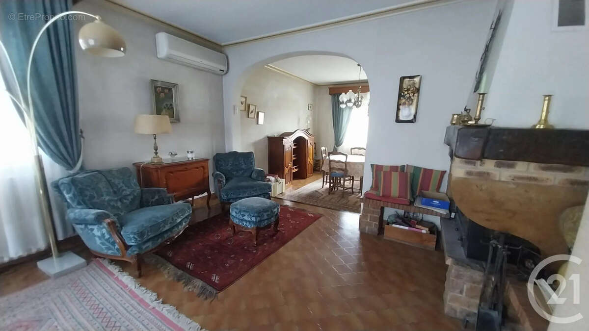 Maison à MONTMERLE-SUR-SAONE