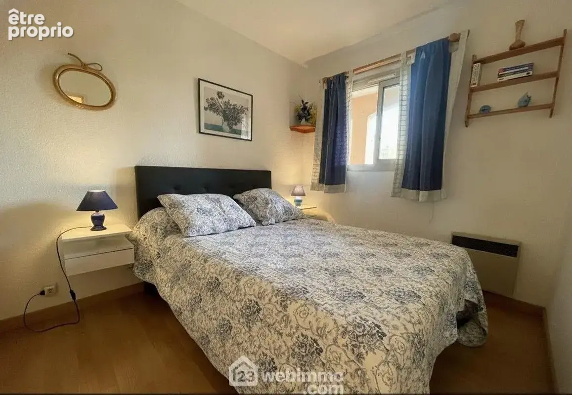 Chambre confortable et lumineuse.