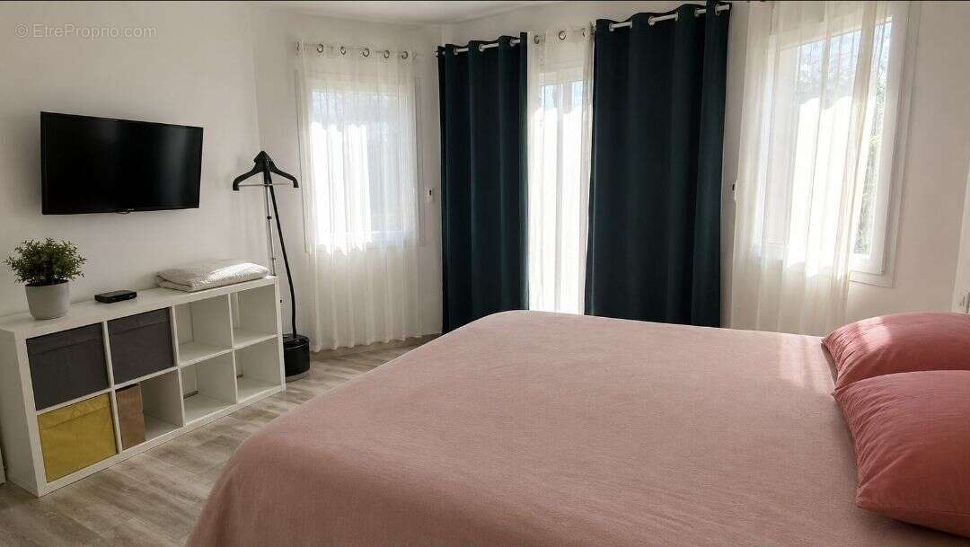 Maison 150 m² à Saint-Drezery  - photo 4