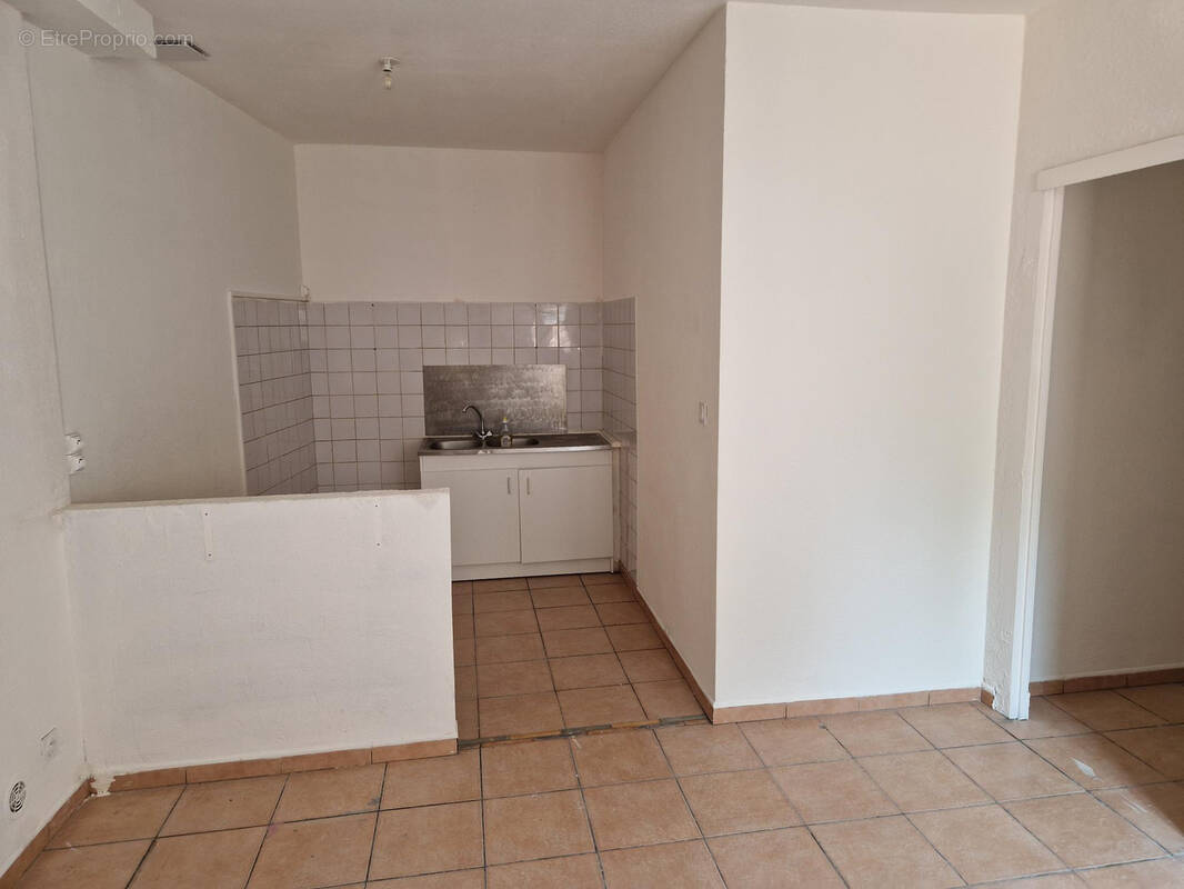 Appartement à LEZIGNAN-CORBIERES