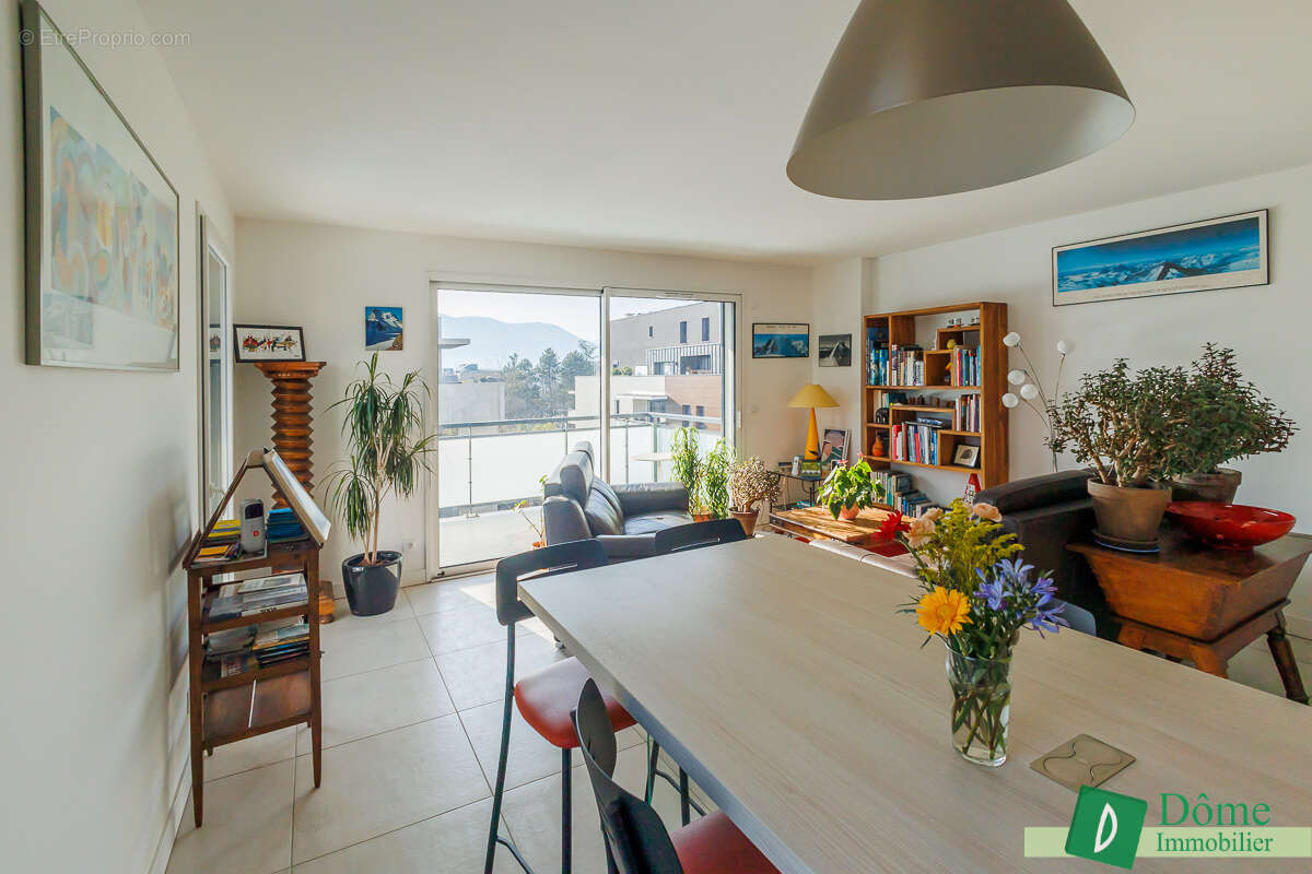 Appartement à MEYLAN