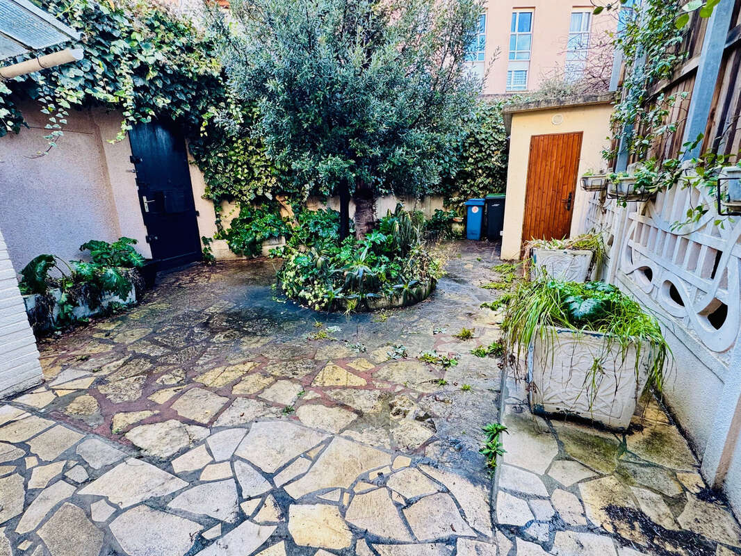 Mediatheque - maison individuelle avec jardin a renover - photo 2