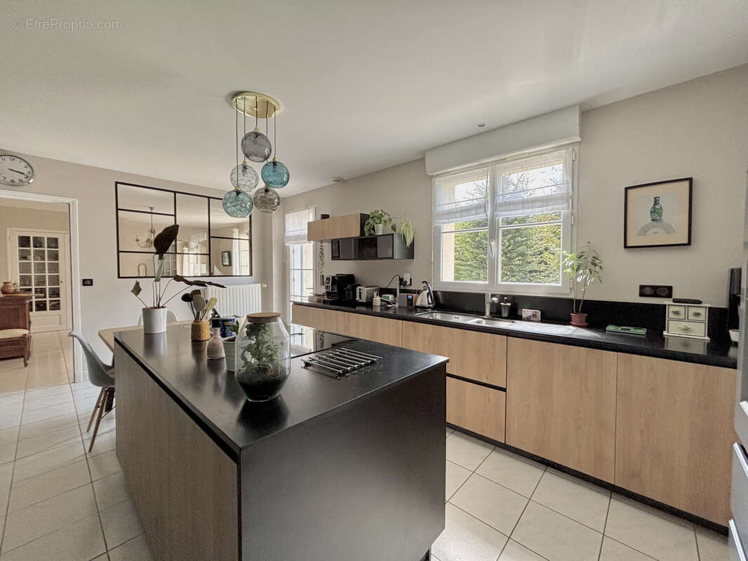 Maison à SAINT-CYR-SUR-LOIRE