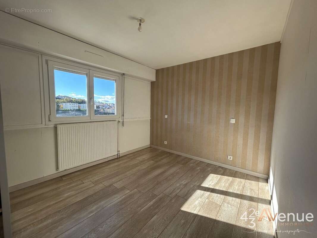 Appartement à SAINT-ETIENNE