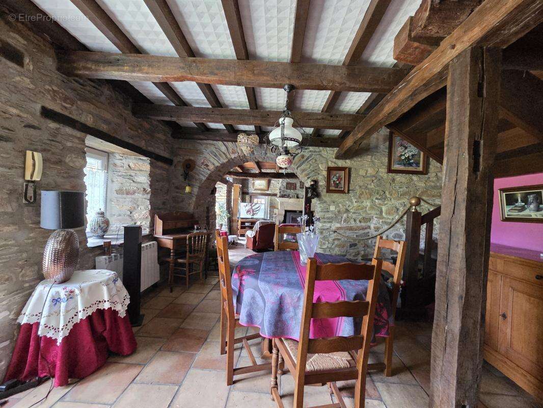 Maison à MUR-DE-BRETAGNE