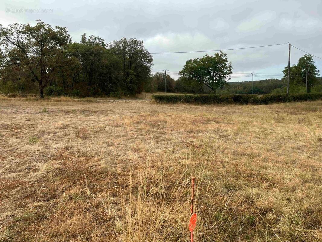 Terrain à CAHORS
