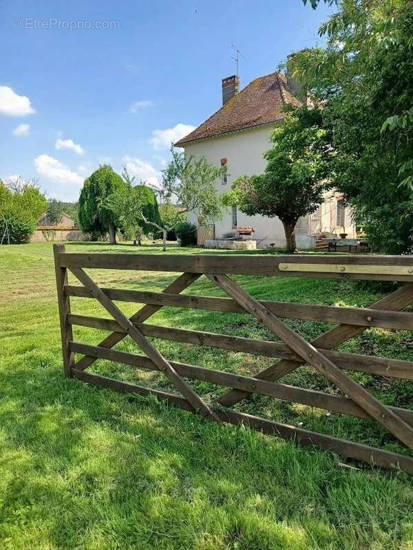 Maison à EGUZON-CHANTOME