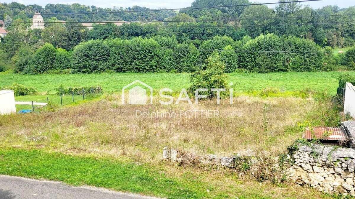 Terrain 1003 m² à Fresnoy-La-Riviere  - photo 2